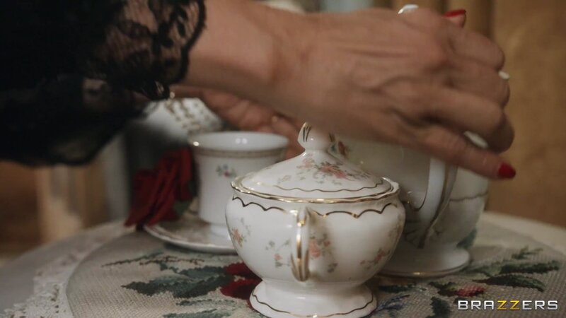 Big boobs momma is going to enjoy tea and the tip of his dick