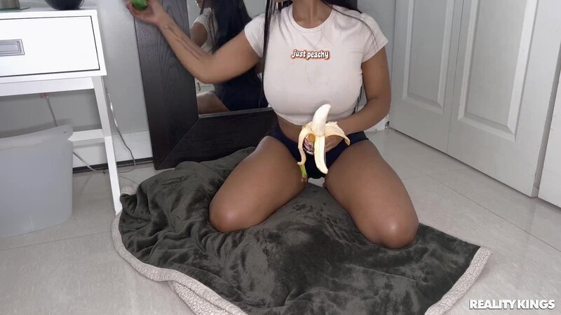 Spunky ebony girl deepthroating a nice boner in a POV gallery