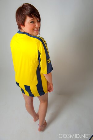 Most appealing Fenerbahce  supporter showing her meaty bum