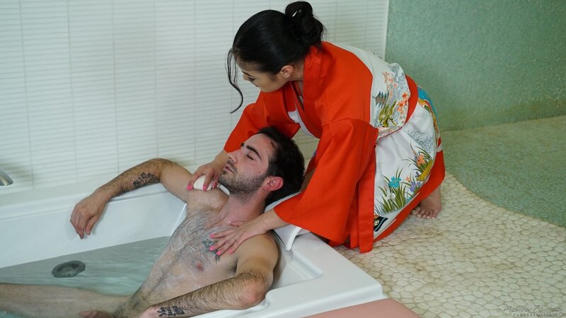 Gorgeous Asian masseuse wants white dong in her tight slit