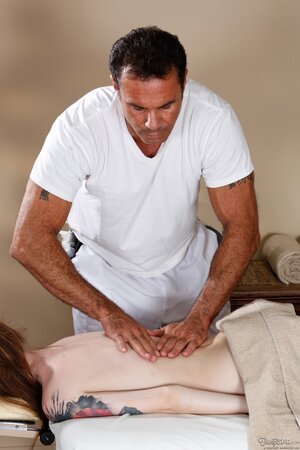 Older man makes a move on a perfect teen that wants a rubdown
