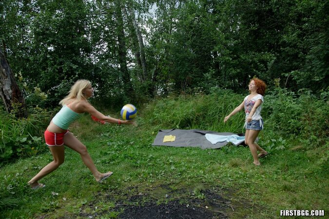 Picnic fuck scene showing two girls that want his boner