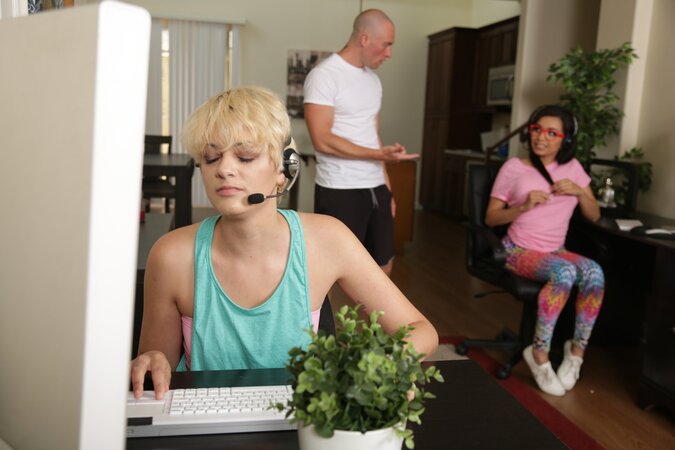 Shy gamer girl gets her Latina booty teased and her cunt banged