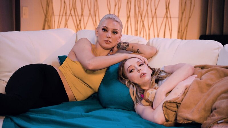 Lesbo lady showing what she can do with the best of the teens