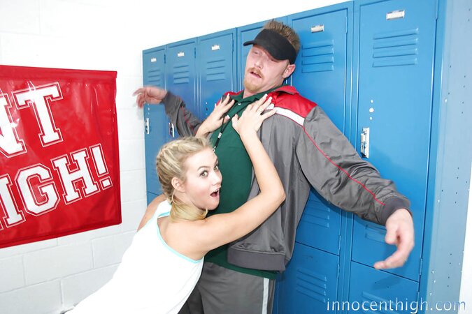 Mad oral sex of brazen sportsgirl and taken aback trainer by the lockers
