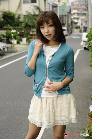 Perfect weather makes Japanese teen eager to walk alone on city streets