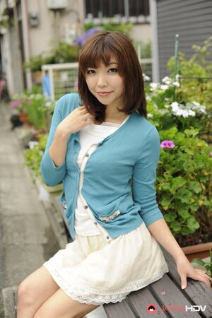 Perfect weather makes Japanese teen eager to walk alone on city streets