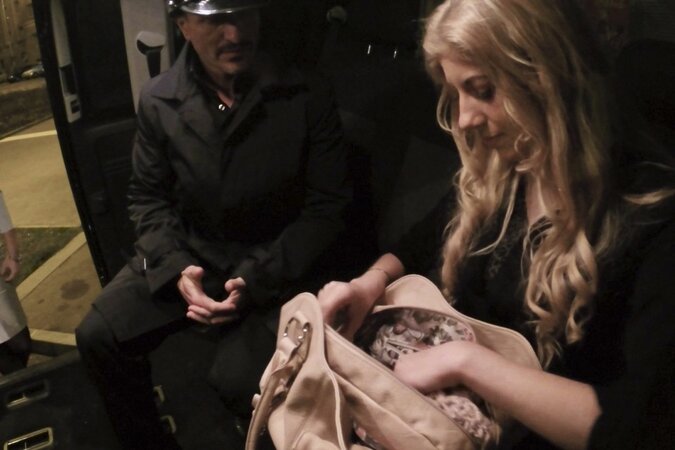 Truly supreme cuckquean-style fuck in the backseat of a car