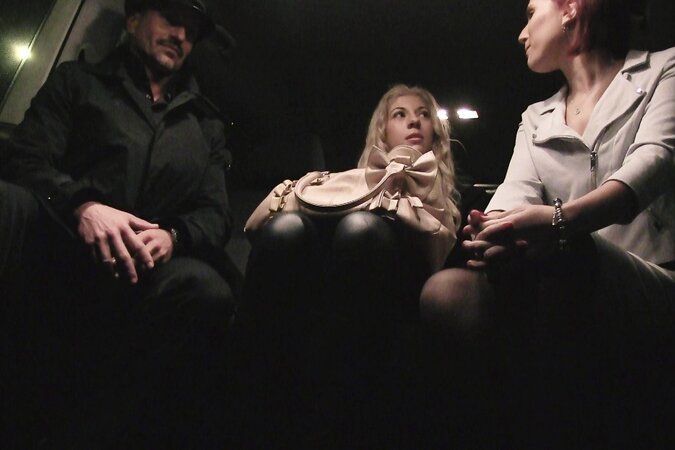 Truly supreme cuckquean-style fuck in the backseat of a car