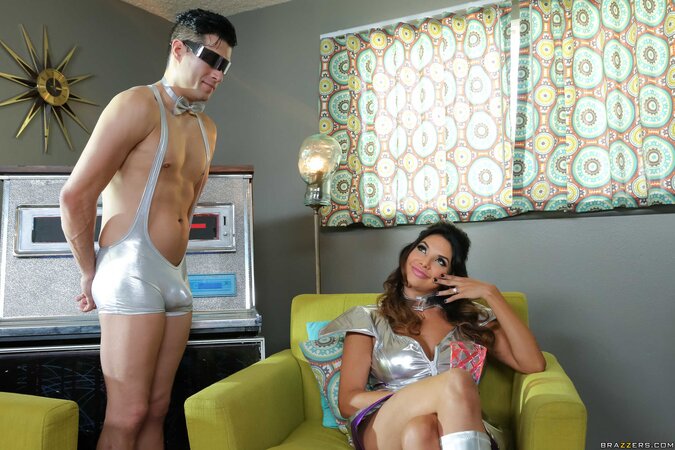Missy Martinez and petite Sadie Pop show off incredible bodies