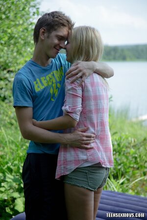Slim Hailey Ariana blowjob before missionary banging