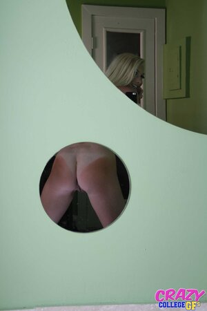 Ellie Ice snaps sexy selfies of her tanned body and smooth bald pussy