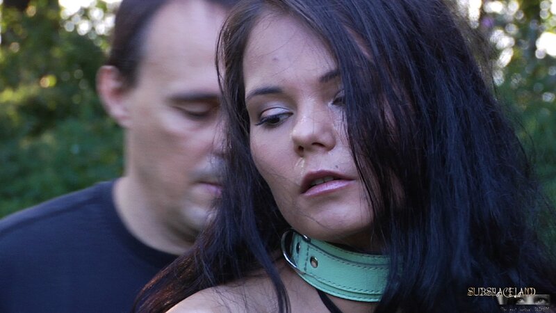 Girl takes cock in mouth because she can't suffer outdoor tormenting anymore