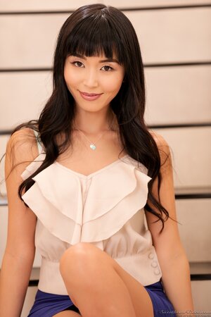 Japanese woman with nice breasts thinks men deserve to enjoy her naked body