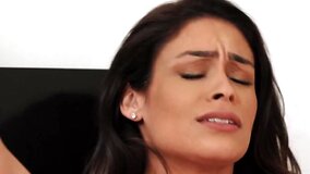Flirtatious chiropractor chooses to give cunnilingus to client