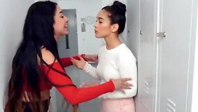 Sex shows that the boy and ex-girlfriend still love each other