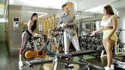Woman came to the gym not for training but pussy-nailing